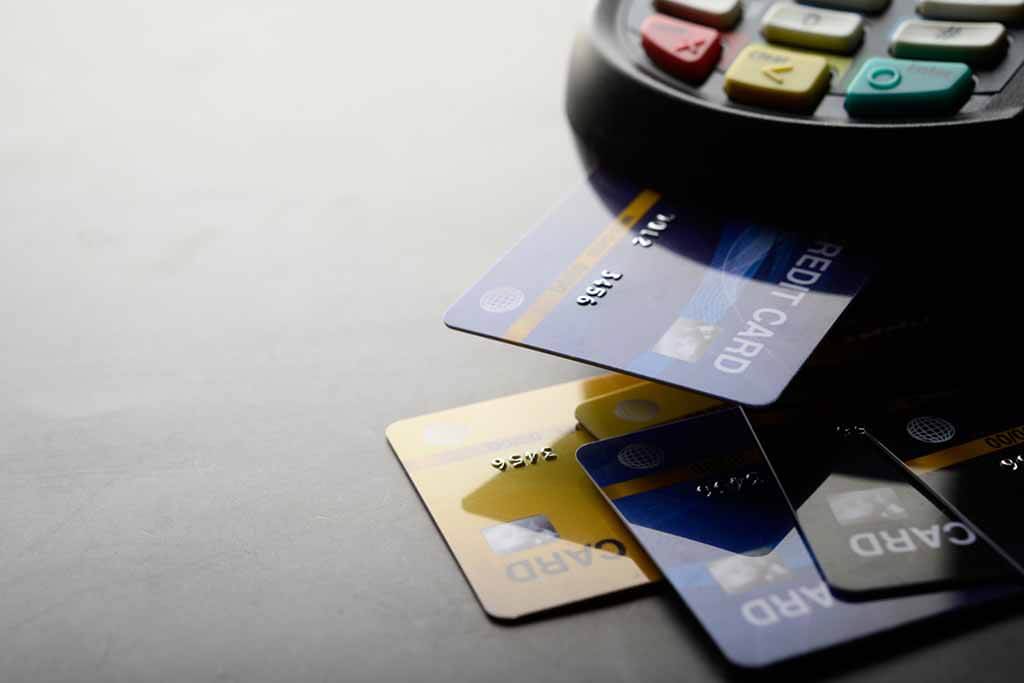 2 razones para obtener la primera tarjeta de crédito